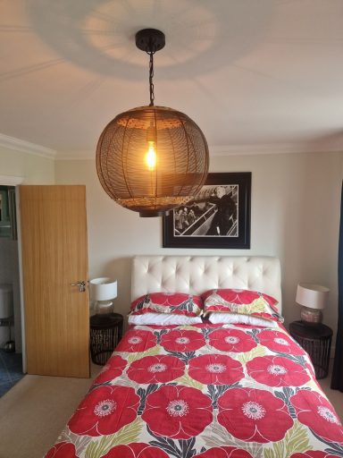Airbnb Dorset: Decorator